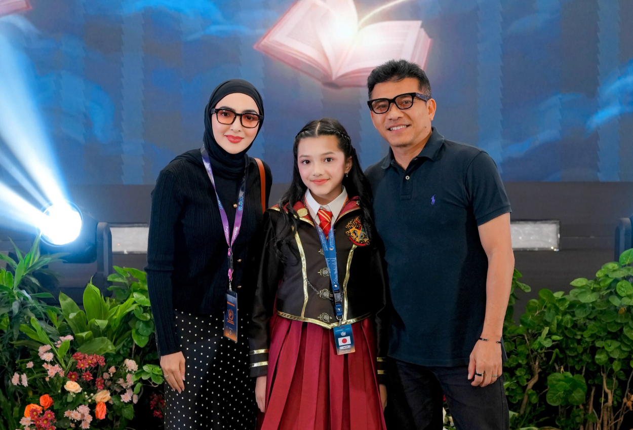Potret Elegan Arsy Hermansyah saat Mengikuti Model United Nations
