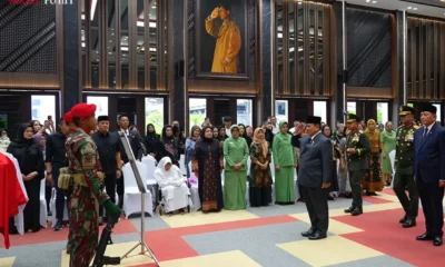 Prabowo Beri Penghormatan Terakhir untuk Subagyo HS di Mabes TNI AD