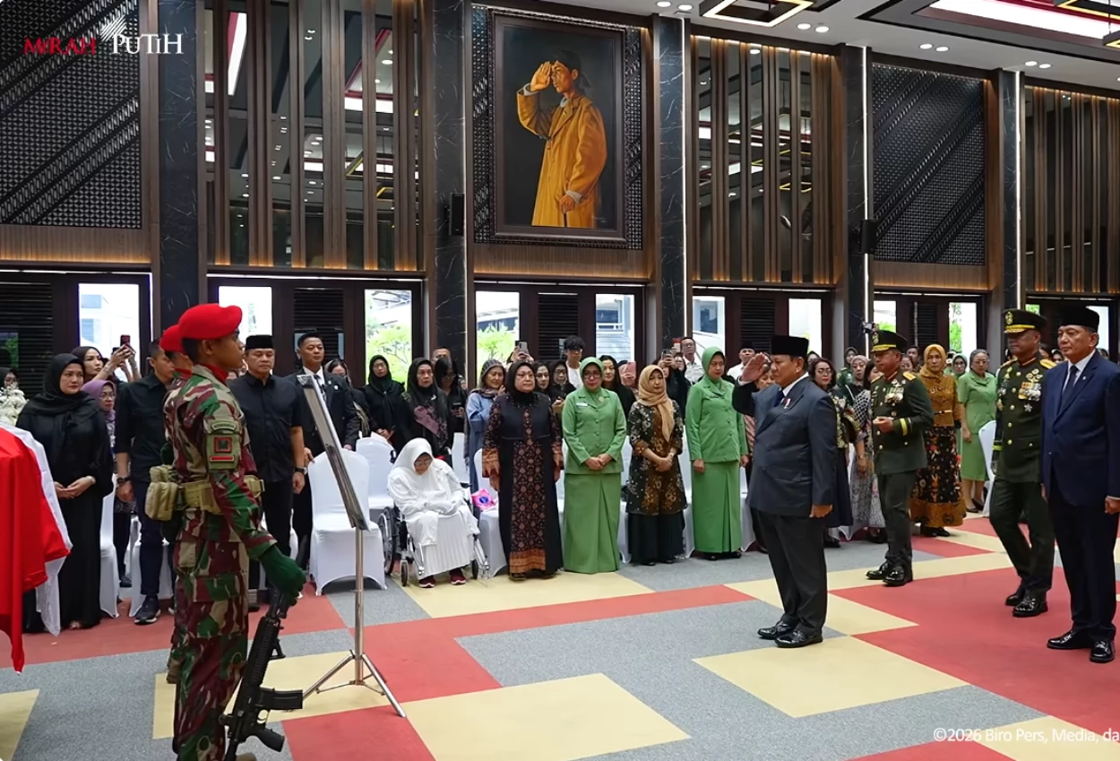 Prabowo Beri Penghormatan Terakhir untuk Subagyo HS di Mabes TNI AD