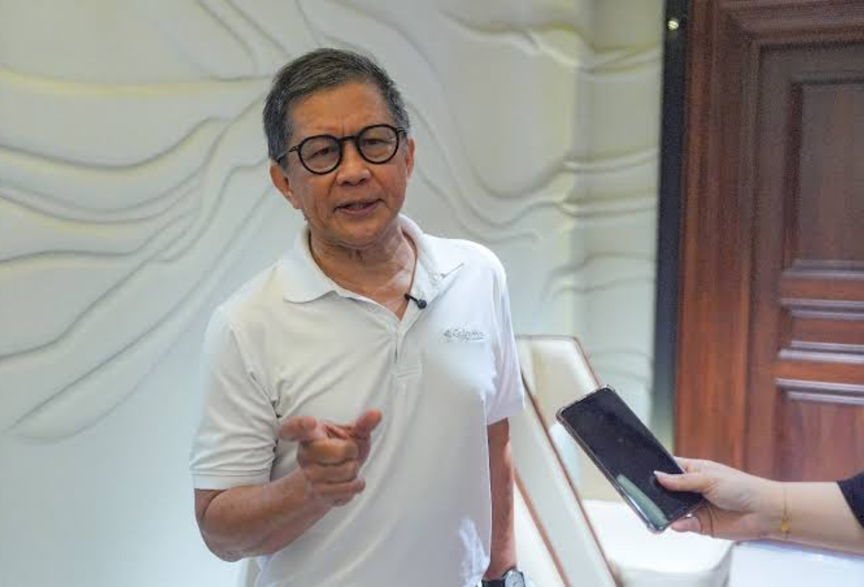 Rocky Gerung saat memberikan komentar Korlantas Polri pada Minggu (11/17).