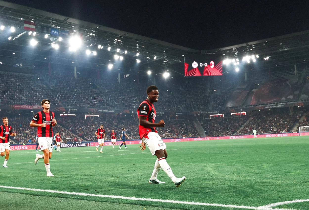 Salzburg vs Milan 0 4 Pesta Gol, Cisse Cetak Hattrick