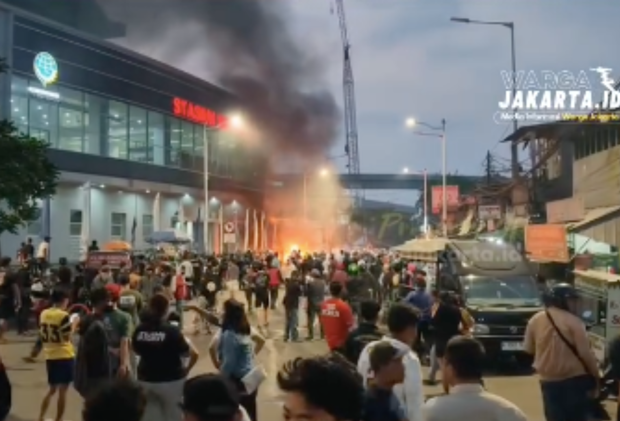 Tawuran Kembali Pecah di Manggarai, Warung Warga jadi Sasaran hingga Terbakar
