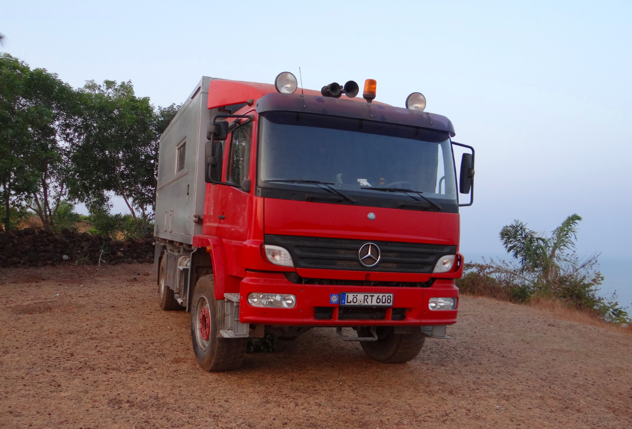 Truk Angkut Sound System Diduga Rem Blong, Tewaskan Satu Pemotor di Malang